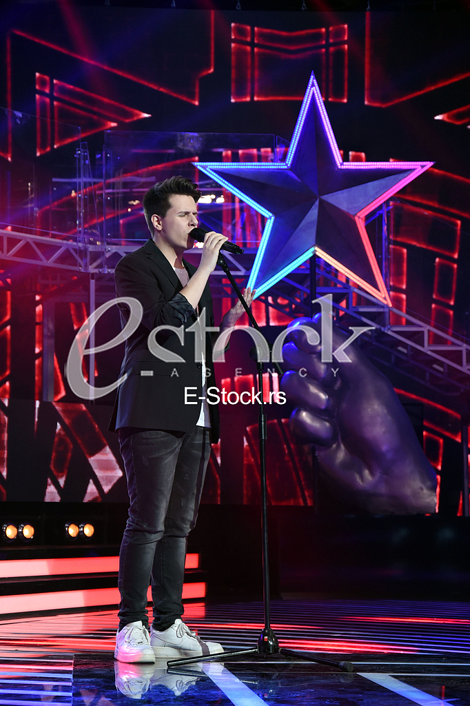 Pinkove zvezdice_photo_e_stock_Katarina Cvijovic