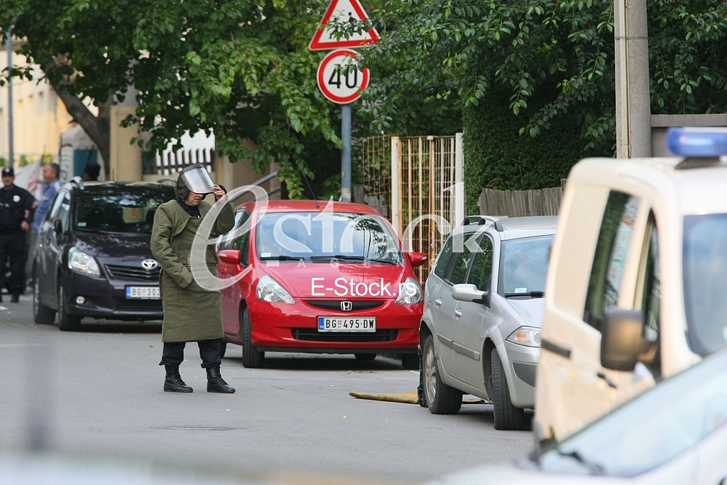 Police found a bomb under the car on the street Gospodar Vucica in Belgrade