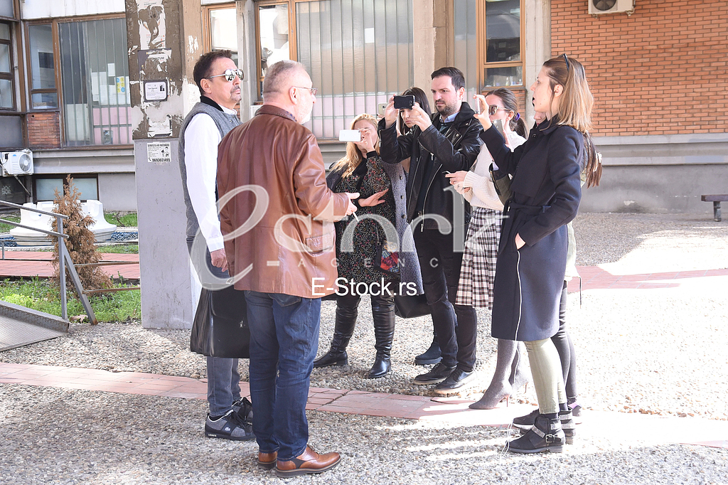  Dragan Kojic Keba came to the hearing at the Third Basic Prosecutor's Office where he was interrogated for having overturned a girl on a pedestrian crossing.
