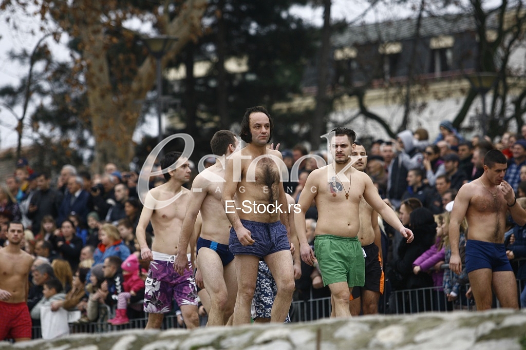 Race for the Holy Cross