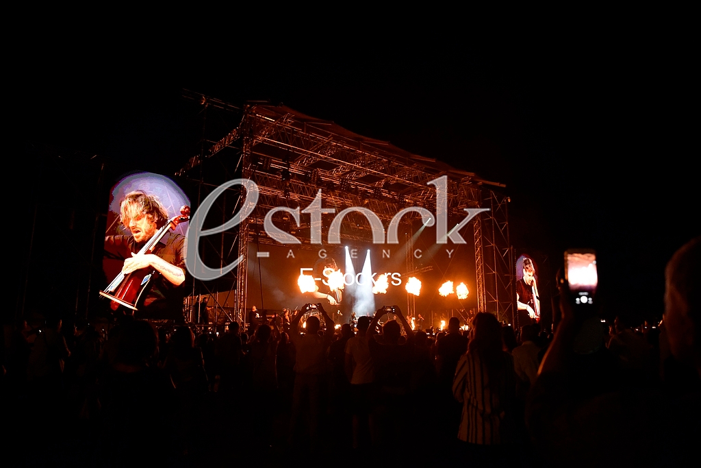 Koncert grupe 2 cellos_Photo e-stock Katarina Mihajlovic