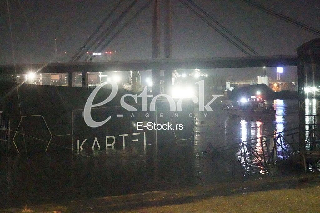 Splav Kartel  je potonuo