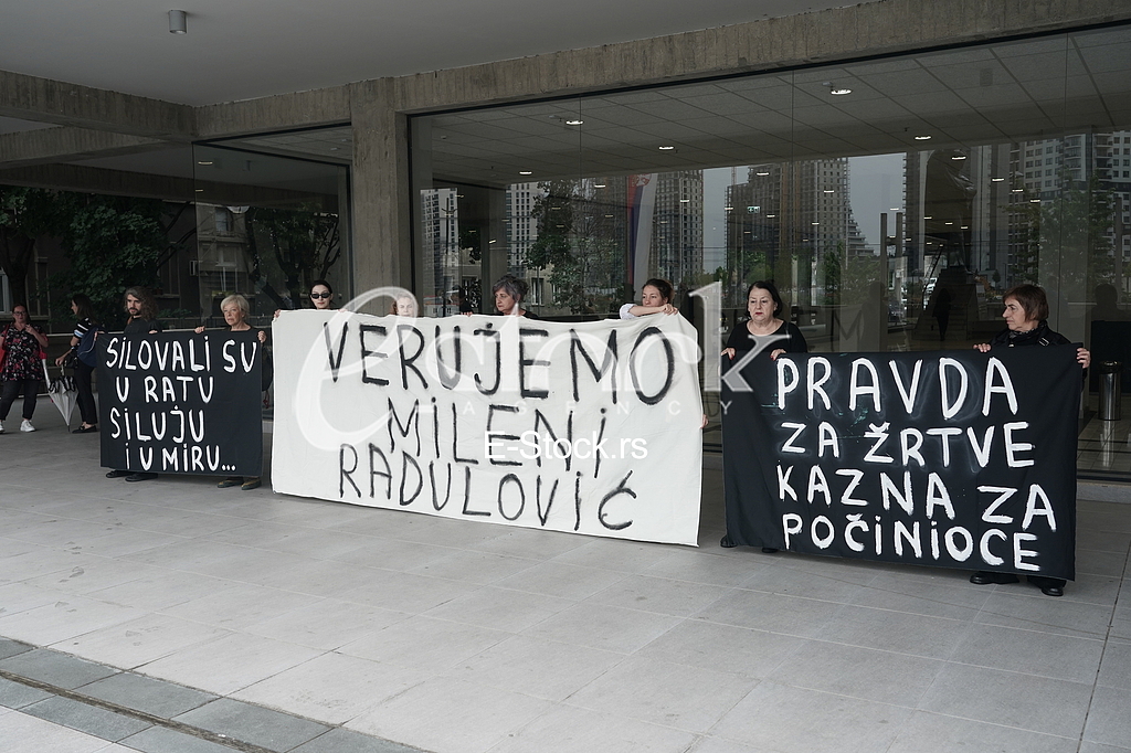 Protest podrske zenama