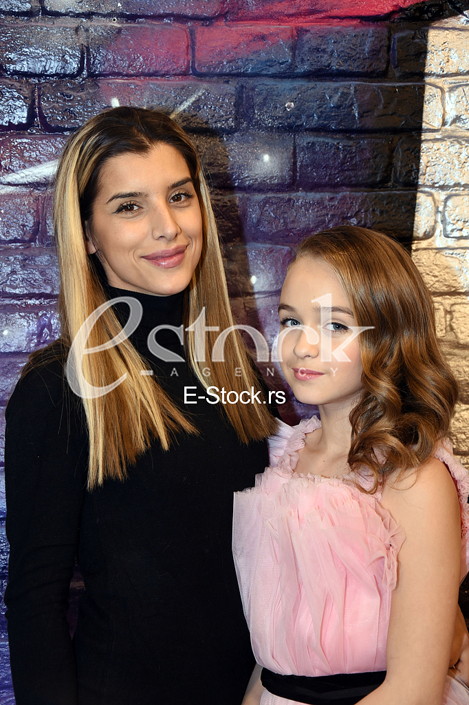 Pinkove zvezdice_photo_e_stock_Katarina Cvijovic
