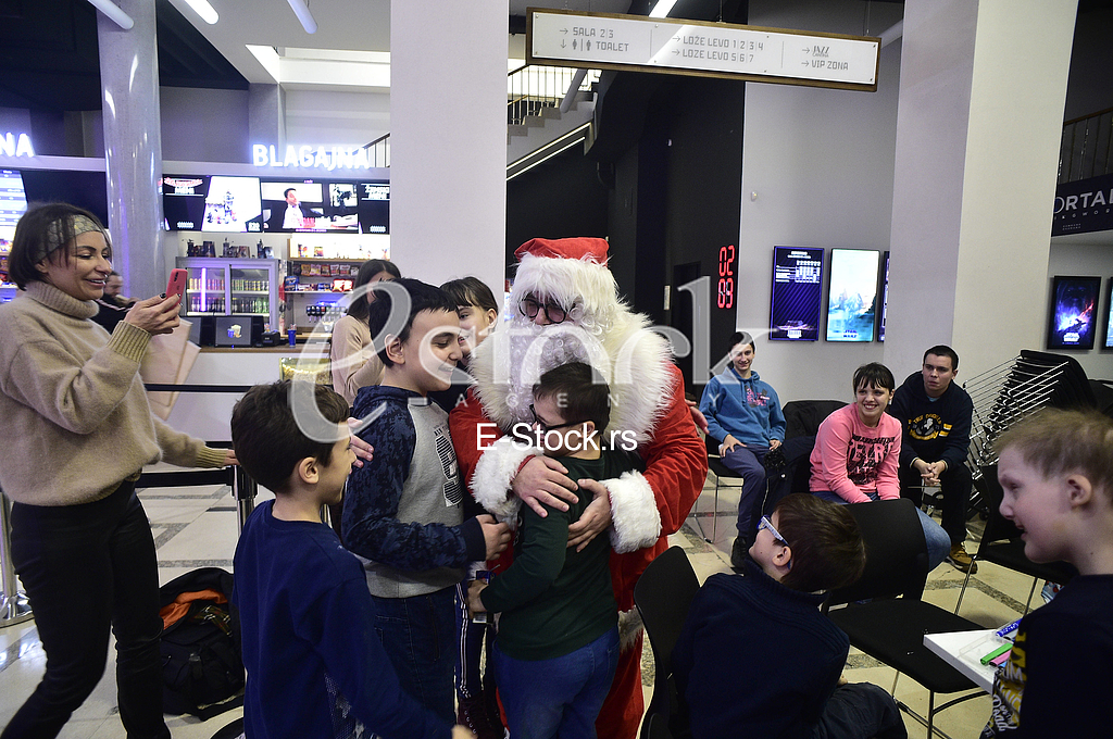 Kreativa radionica Deca pomazu deci