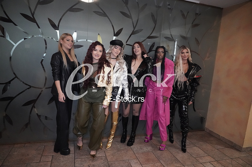 Ksenija Knezevic, Miona Sreckovic, Jovana Radic, Sanja Vucic, Sara Kourouma i Ivana Boom Nikolic