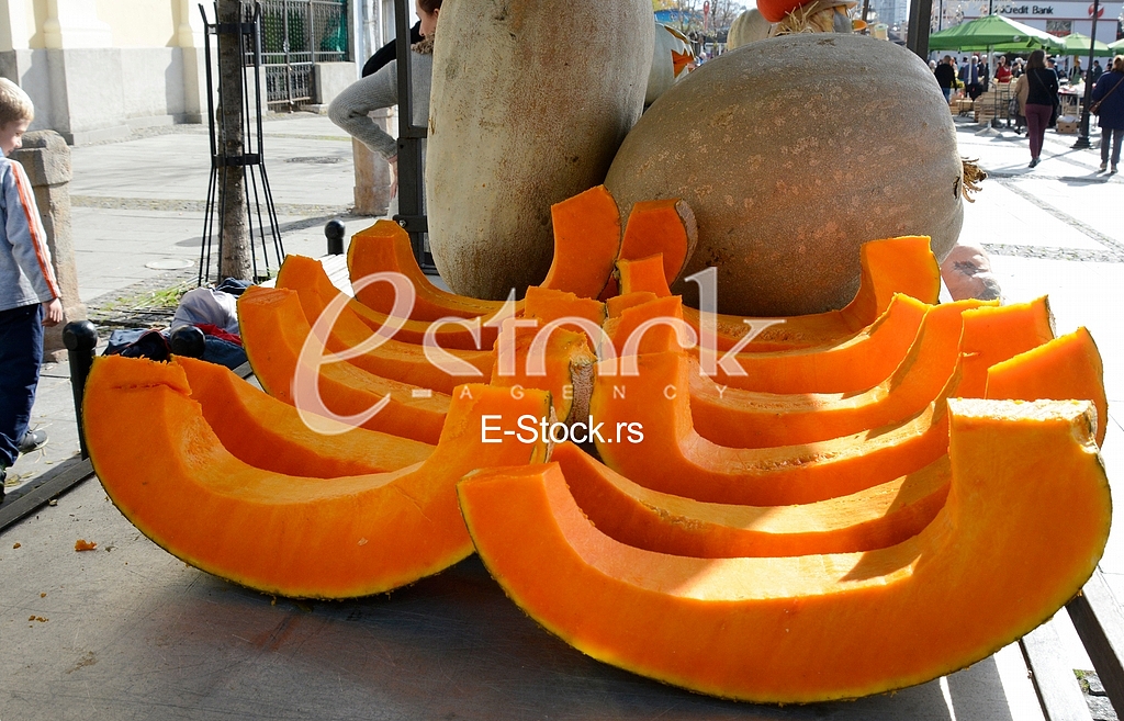 competition for the heaviest pumpkin, and for the most beautiful piece of pumpkin, market Zemun