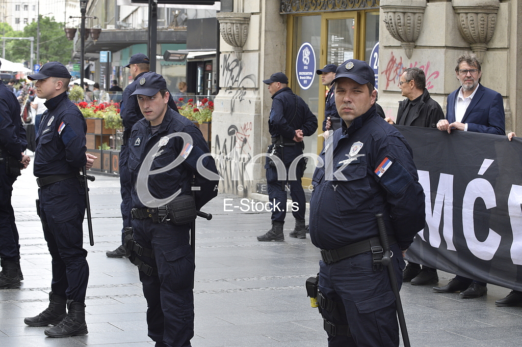 Zene u crnom protest