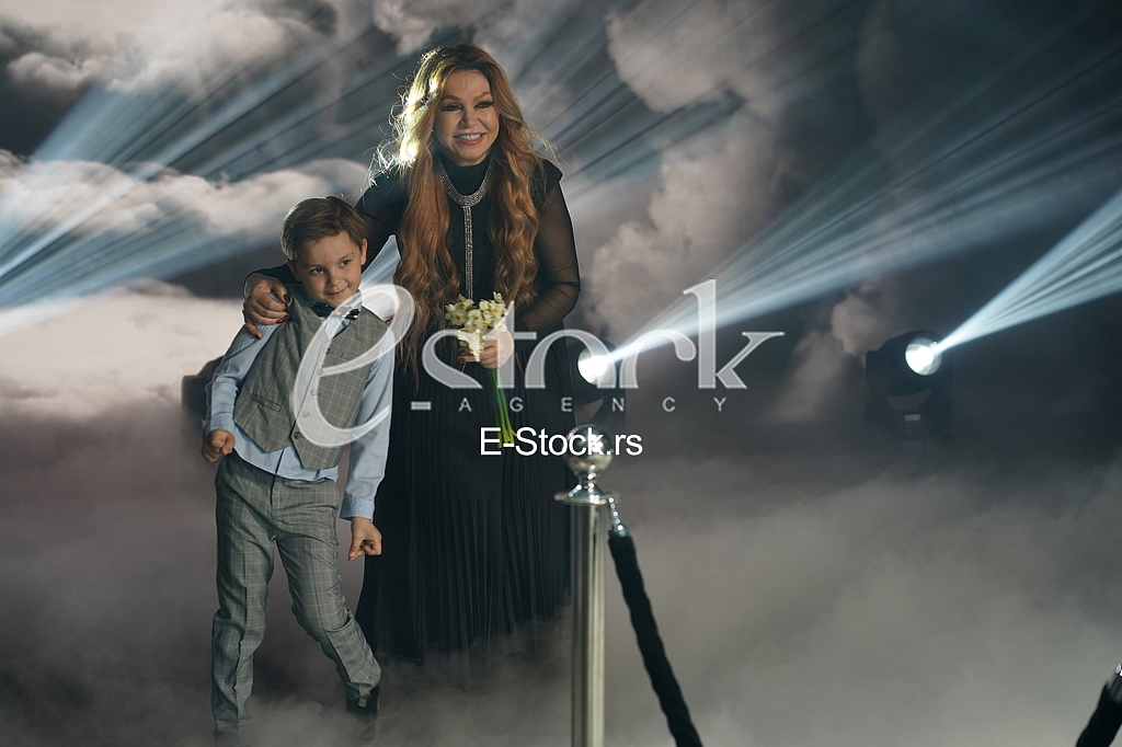 Neda Ukraden, snimanje spota, Neda Ukraden unuci