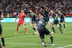 Serbia-Wales, football match.
