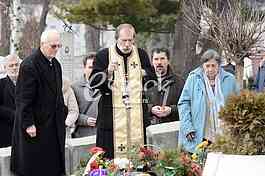 At the cemetery, giving importance to the  singer Miki Jevremovic.