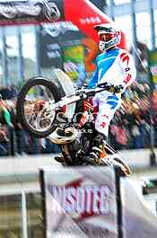 motorcycle acrobatic stunts