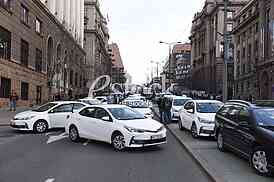 Protest ispred vlade Cargo