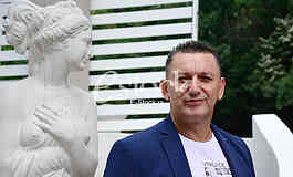 Press conference Sako Polumenta in restaurant 