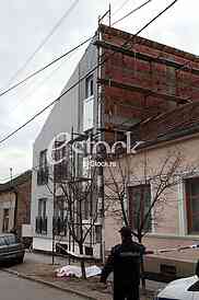 The worker fell from scaffolding BELGRADE - A worker Vladan P. (38) was killed today around 14 hours on-site at Zivko Petrovic in Zemun.