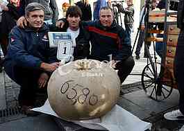 competition for the heaviest pumpkin, and for the most beautiful piece of pumpkin, market Zemun
