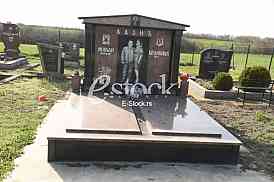 Porodicna grobnica Lazic