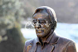  The monument to actor Dragan Nikolic