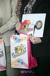 Awarding of prize travel sweepstakes,, Have an account and win '' from sponsors Fly Fly travel times.