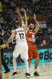 Partizan won the Szolnok in the 11th round of the Champions League FIBA, with 77:67.