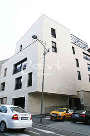 Pariska Street, Illegal construction 