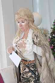 Blondi, the mother of the singer Sava. 