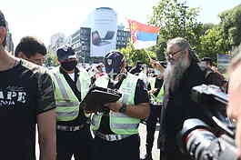 Antonije Davidovic  Skupstina Srbije protest