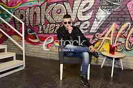 Simanovci studio 6, Pinkove zvezdice, rokeri