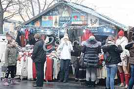 New Year's decorations, theatrical performances, tea and other hot drinks and generally a festive atmosphere until the first of February will adorn Republic Square as the item's Square with an open heart