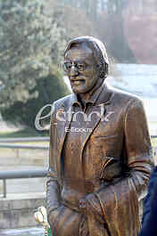  The monument to actor Dragan Nikolic