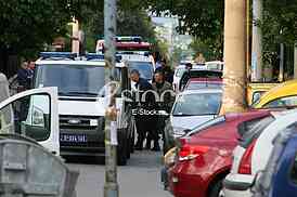 Police found a bomb under the car on the street Gospodar Vucica in Belgrade