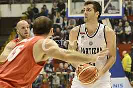Partizan won the Szolnok in the 11th round of the Champions League FIBA, with 77:67.