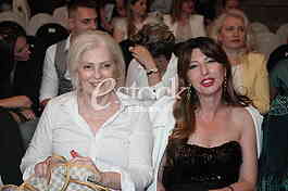 Ljiljana Perovic (L)
