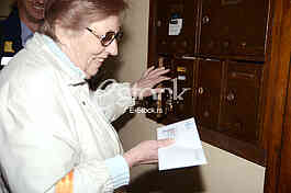 Postman gives pensions residents of Belgrade.