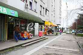 Store Robbery.When the robbers entered
Store Robbery saleswoman chased.the city is Cukaricka Padina in Belgrade.
