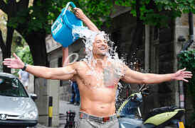 Ice bucket chalenge