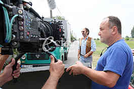 Tv series Dogs are barking, the wind carries