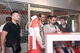 Sell tickets for the football match on Marakana