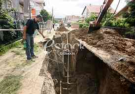 The injured workers at the site. Povredjeni radnici na gradilistu