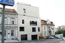 Pariska Street, Illegal construction 
