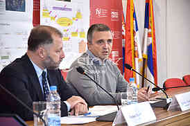 Press conference of Dragan Vucicevic s editorial staff on Dragan Djilas s pressures and attempts to quit newspapers