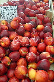 Belgrade, 14. 06.2018., Peaches on the market