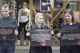 Zene u crnom protest