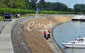 Corpse in the Danube below the Zezelj Bridge.