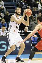 Partizan won the Szolnok in the 11th round of the Champions League FIBA, with 77:67.