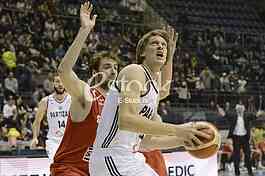 Partizan won the Szolnok in the 11th round of the Champions League FIBA, with 77:67.