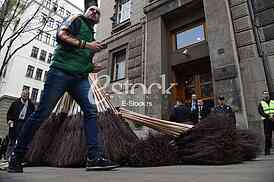 Protest ispred vlade Cargo