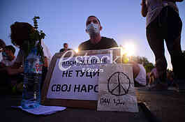 Protest Ne nasedaj, sedi