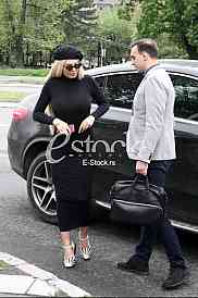 Jelena Karleusa dolazi na sud gde se sudi sa Svetlanom Cecom  Raznatovic