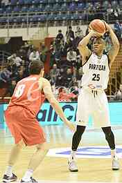 Partizan won the Szolnok in the 11th round of the Champions League FIBA, with 77:67.